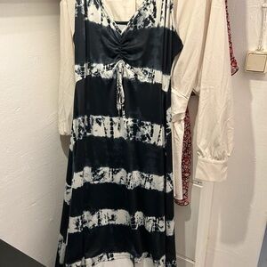 Elegant Tie-Dye Maxi Dress